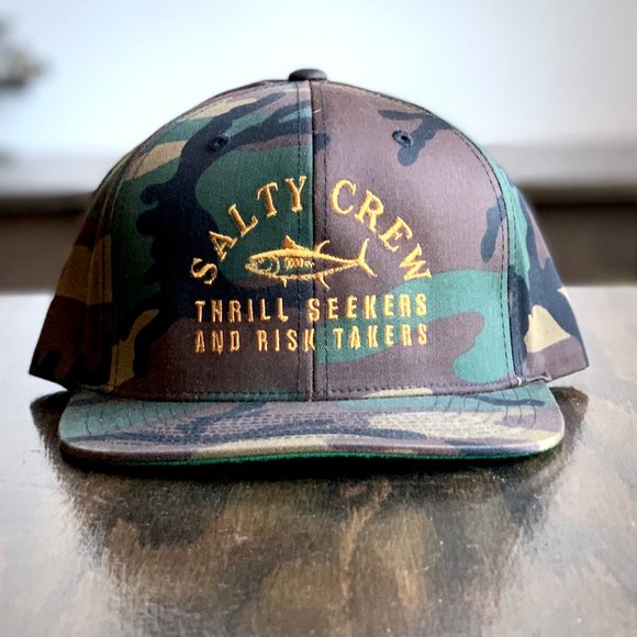 Salty Crew Other - Salty Crew Camo fishing Snap back EUC